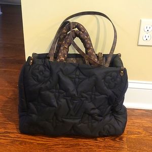 LOUIS VUITTON BLACK QUILTED PUFFER MONOGRAM PILLOW ONTHEGO